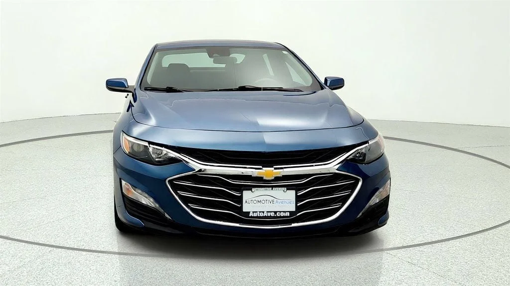 Used 2024 Lakeshore Blue Metallic Chevrolet 4dr Sedan 1LT image 2