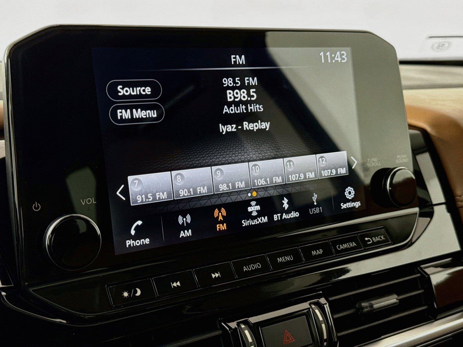 Used 2022 Gun Metallic Nissan Platinum image 25