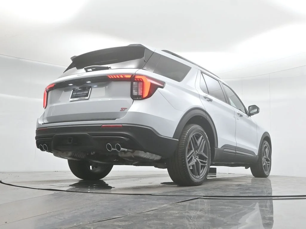 New 2026 Space White Metallic Ford ST image 47