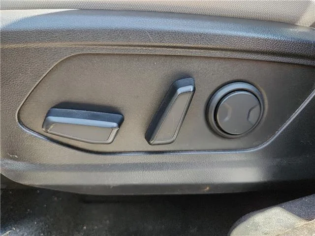 Used 2025 Black Hyundai SEL image 13