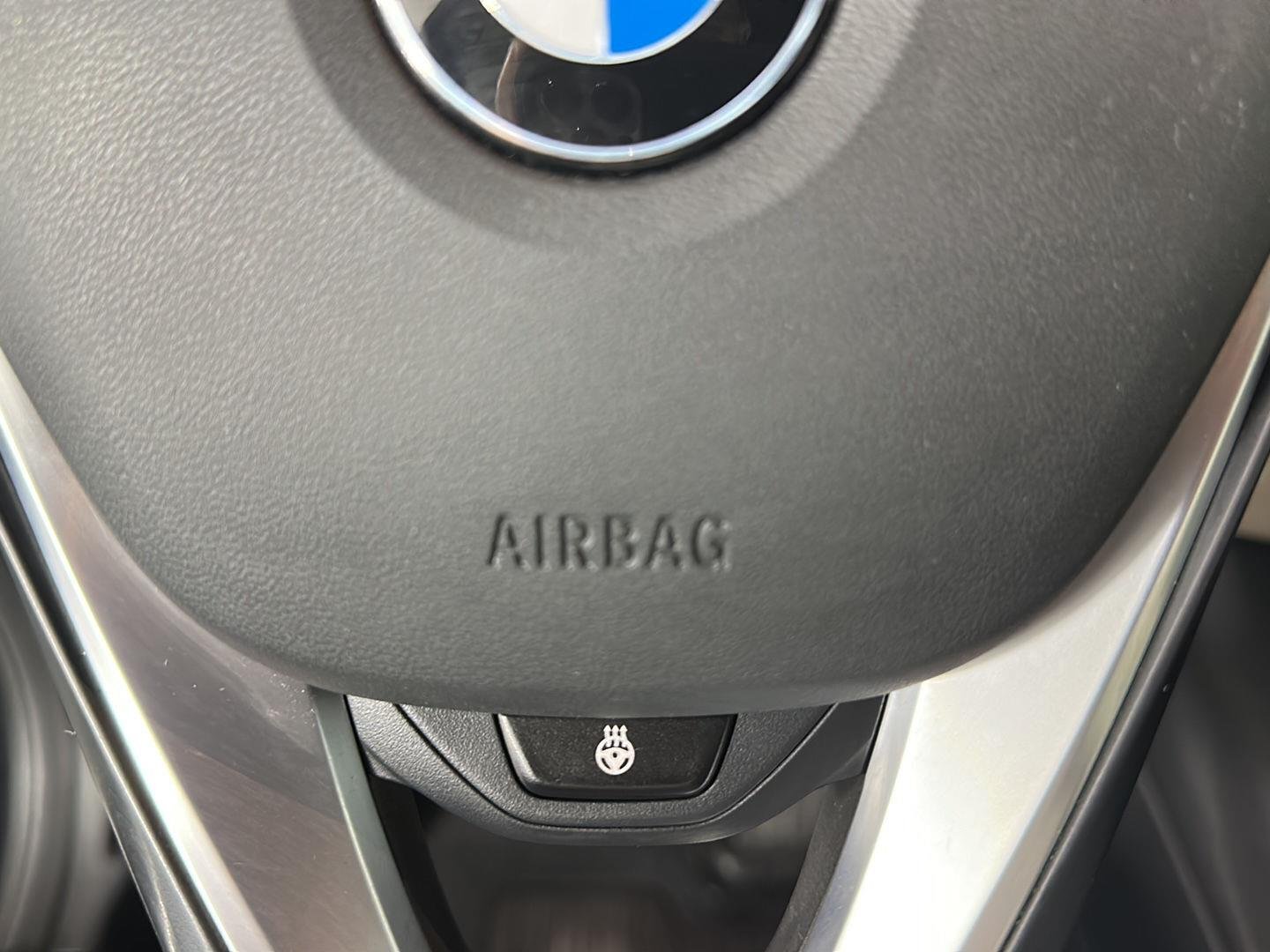 Used 2021 Black Sapphire Metallic BMW xDrive30i image 11