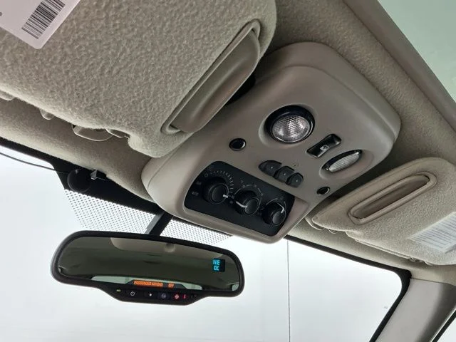 Used 2004 Silver Birch Metallic Chevrolet Z71 image 18