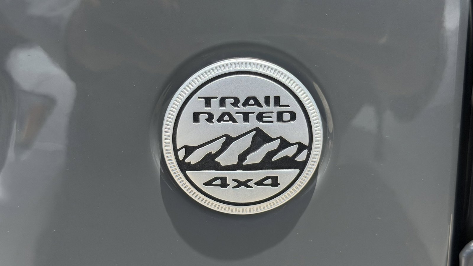 Used 2018 Sting-Gray Clearcoat Jeep Sahara image 5