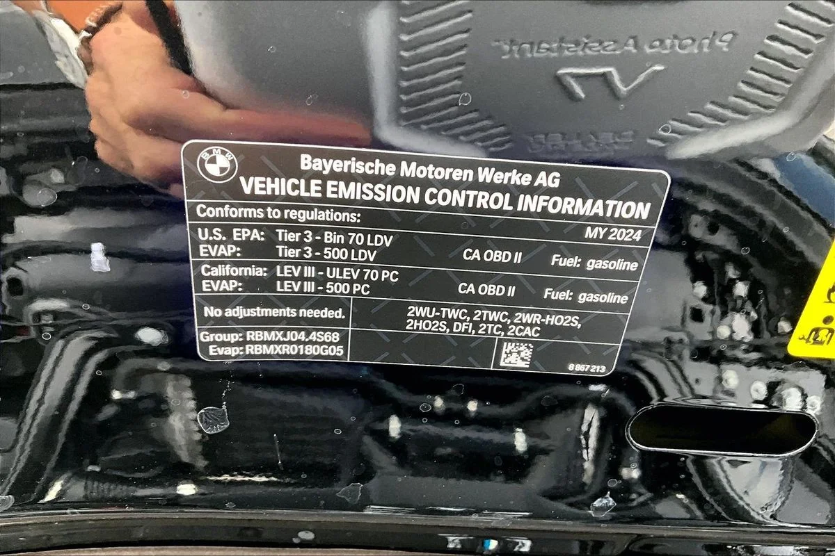 Used 2024  BMW xDrive image 33