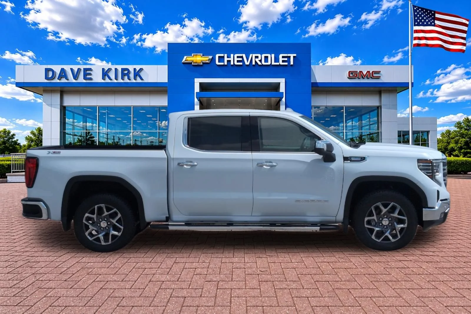 New 2026 Glacier White Tricoat GMC SLT image 2