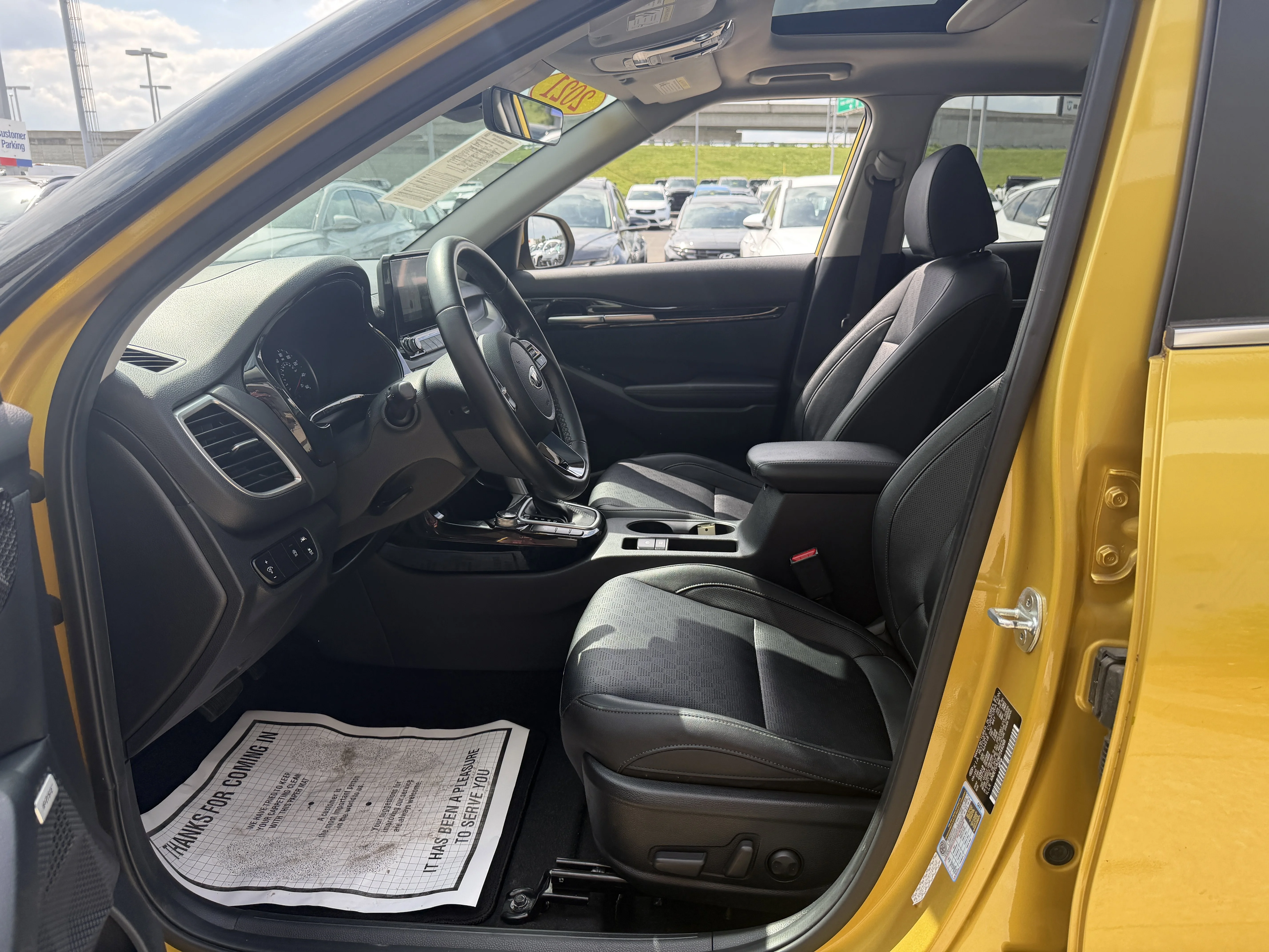 Used 2021 Starbright Yellow Kia SX image 29