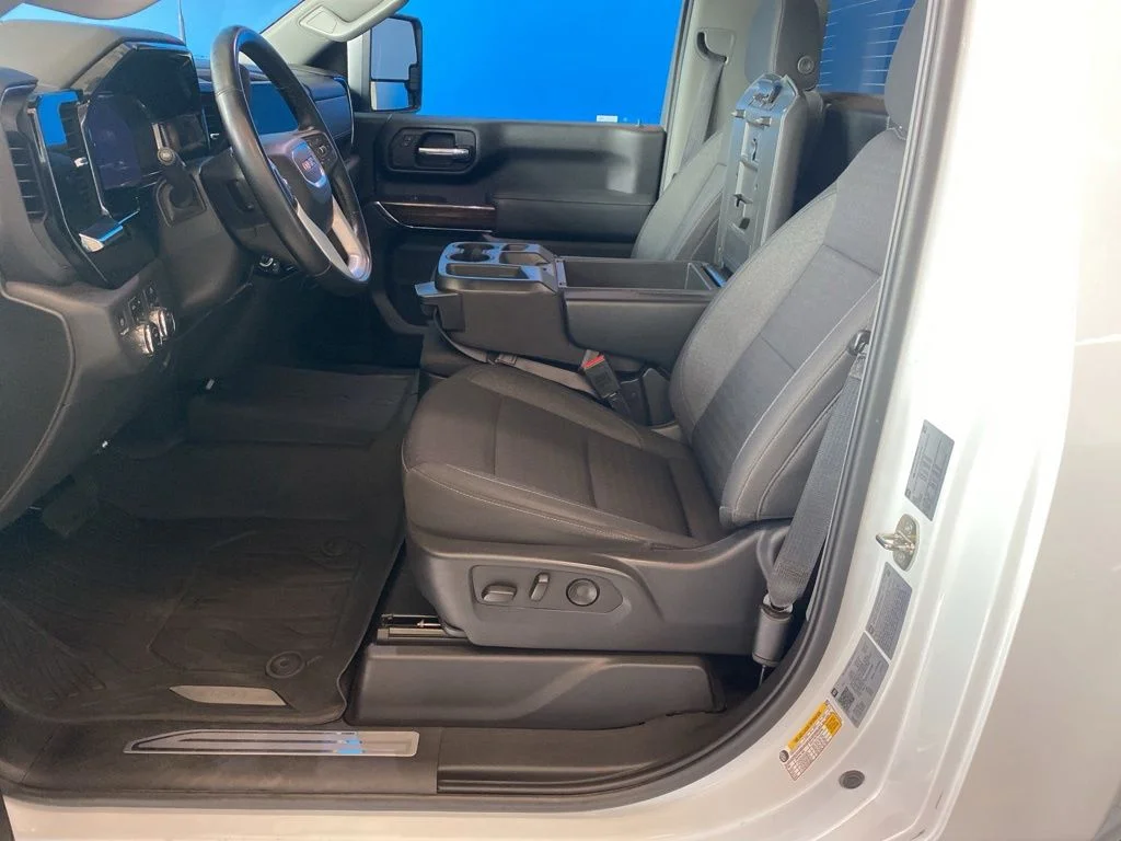 Used 2024 White GMC SLE image 6