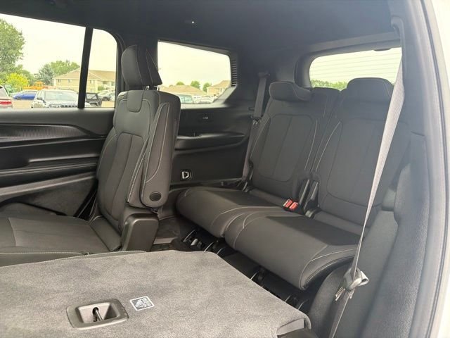 Used 2025 White Jeep Laredo image 19