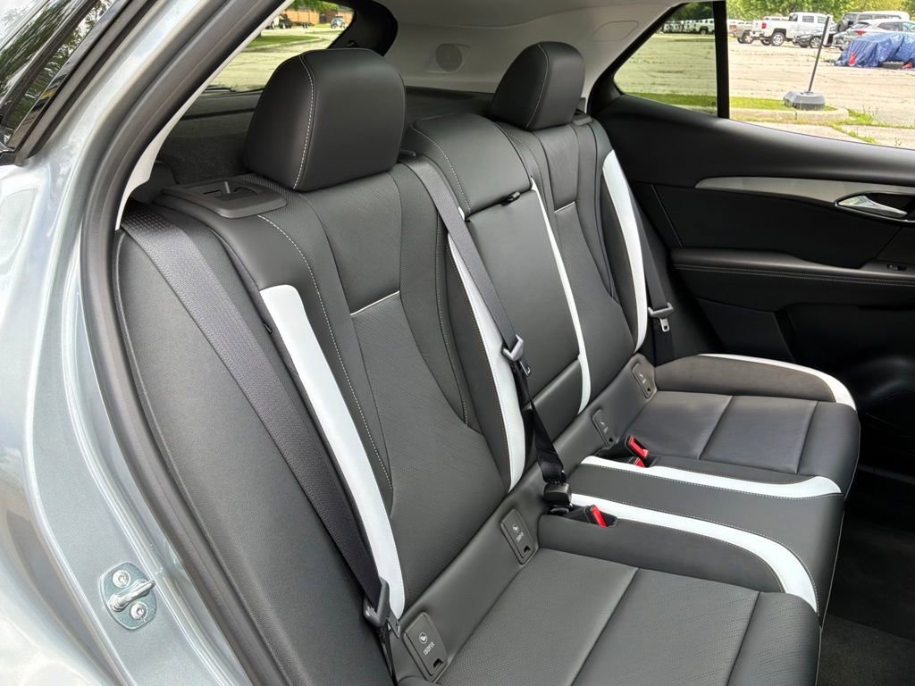 New 2026 Moonstone Gray Metallic Buick Sport Touring image 31