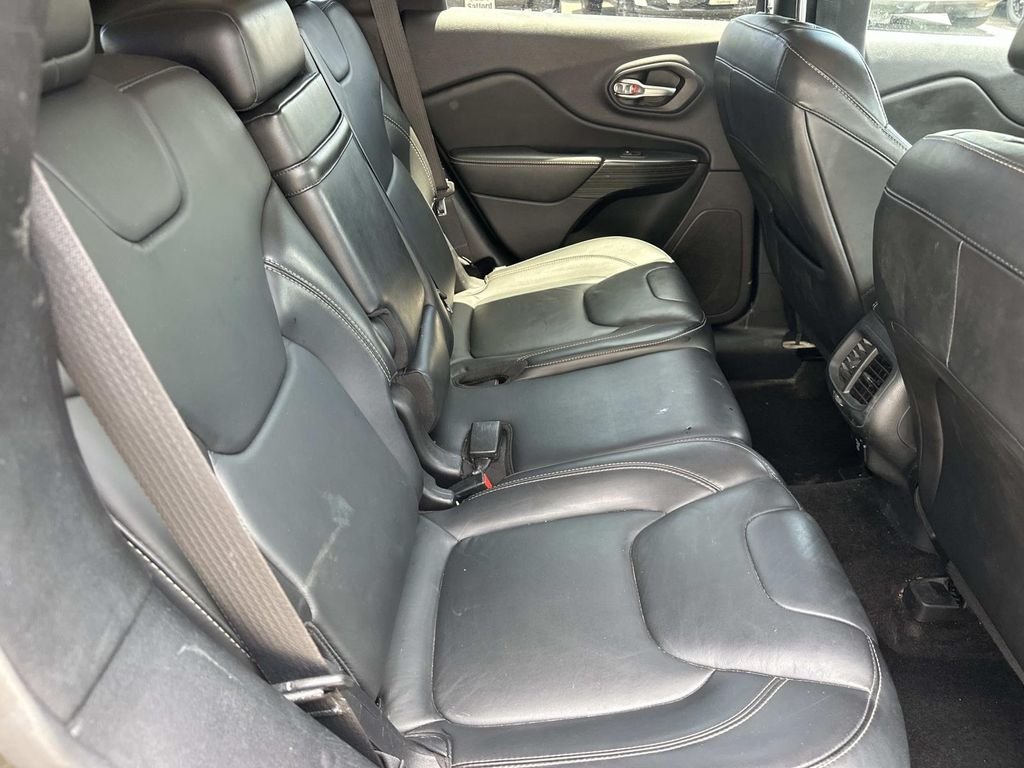 Used 2016 Green Jeep Limited image 14