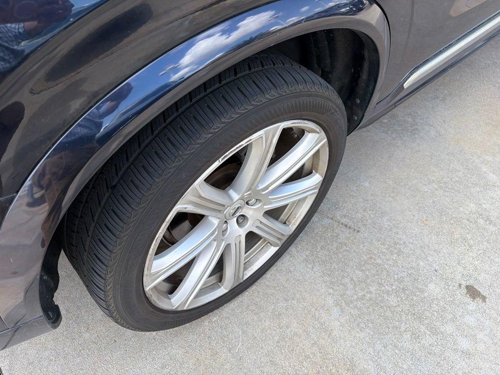 Used 2019 Magic Blue Metallic Volvo T6 Inscription image 12