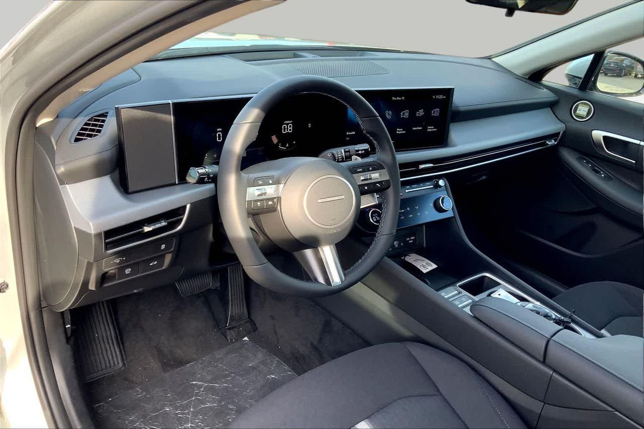 2026 Hyundai Sonata SEL - Photo 9