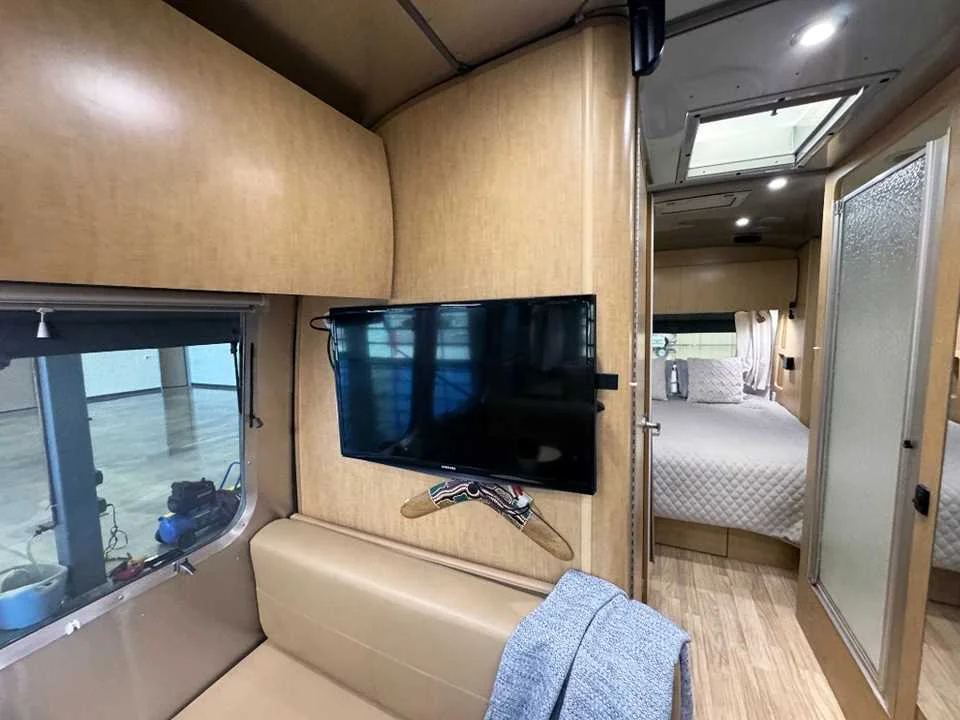 Used 2015  AIRSTREAM  image 16