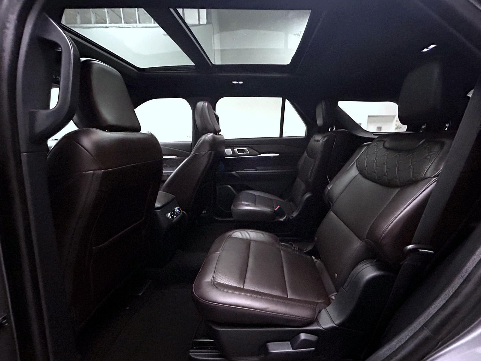 Used 2025 Gray Ford Platinum image 20
