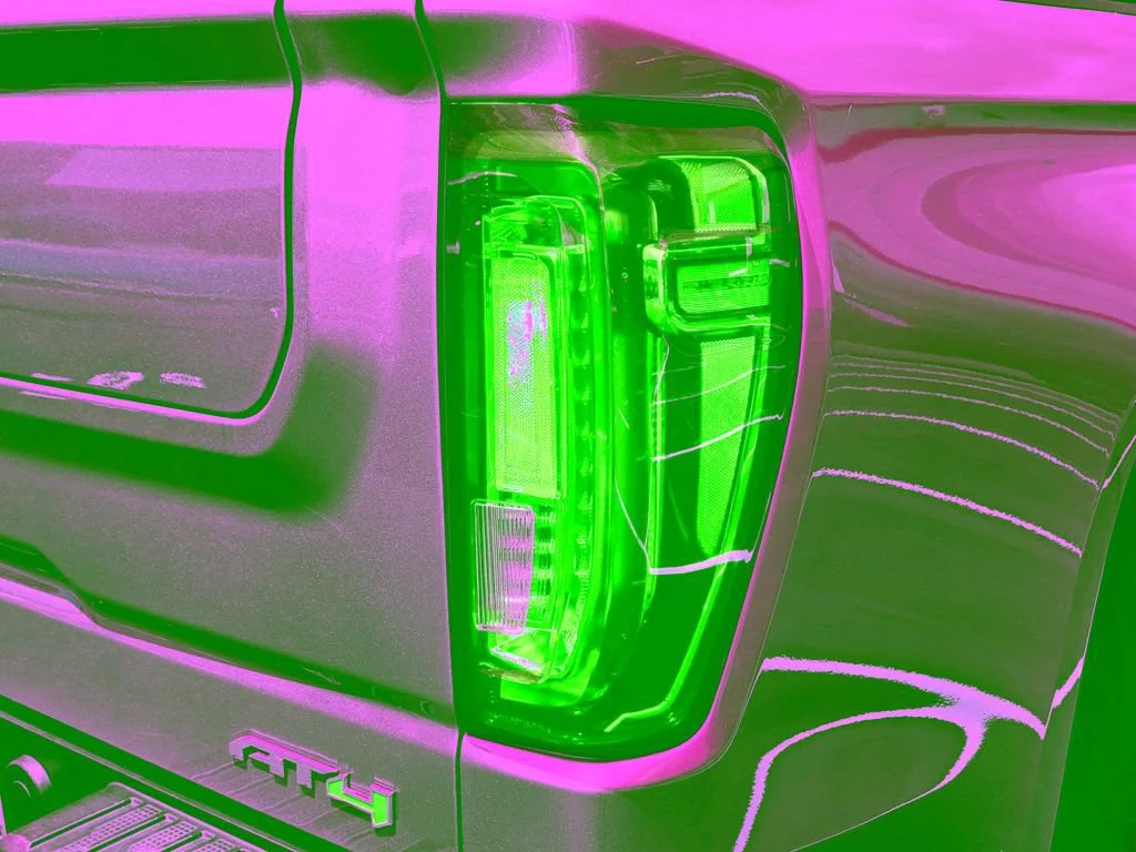 Used 2025 Sterling Metallic GMC AT4 image 10