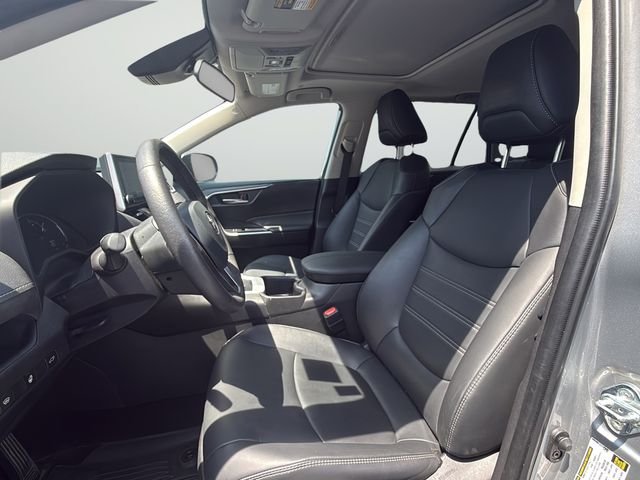 Used 2025 Silver Toyota XLE Premium image 10