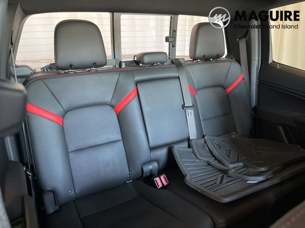 Used 2023 Yellow Chevrolet Z71 image 31
