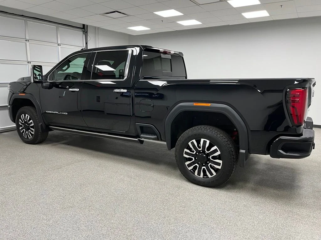 Used 2025 Black GMC Denali Ultimate image 7