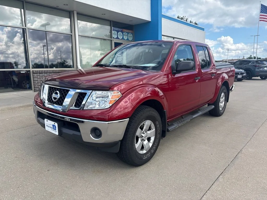 Used 2011 Red Nissan SV image 1