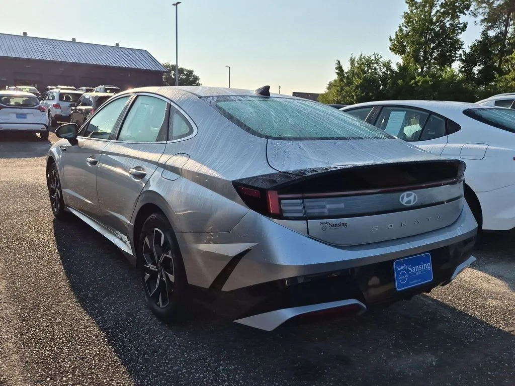 Used 2025 Silver Hyundai SEL image 2