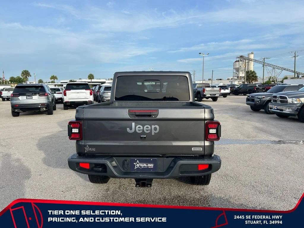 Used 2022 Gray Jeep Overland 4x4 image 6