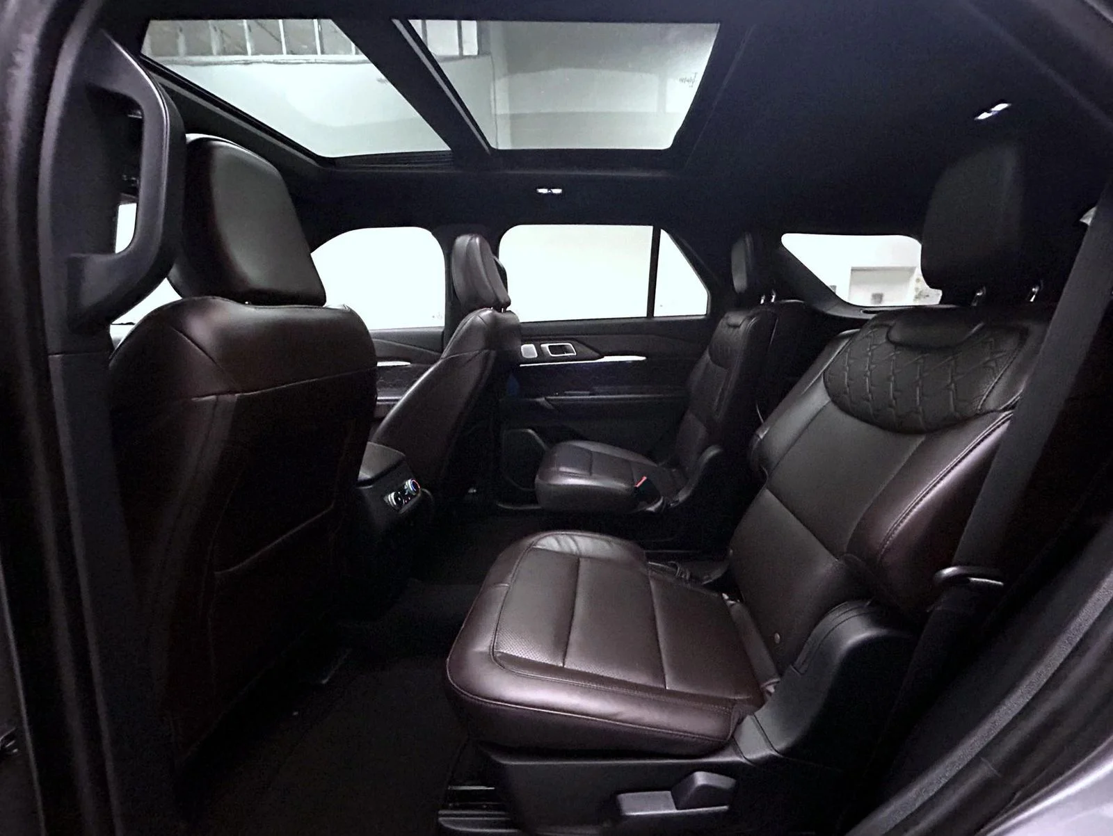 Used 2025 Gray Ford Platinum image 20