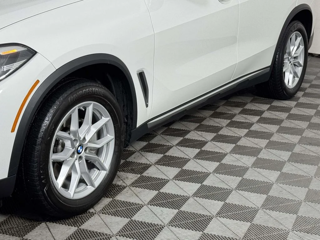 Certified Used 2023 White BMW xDrive40i image 13