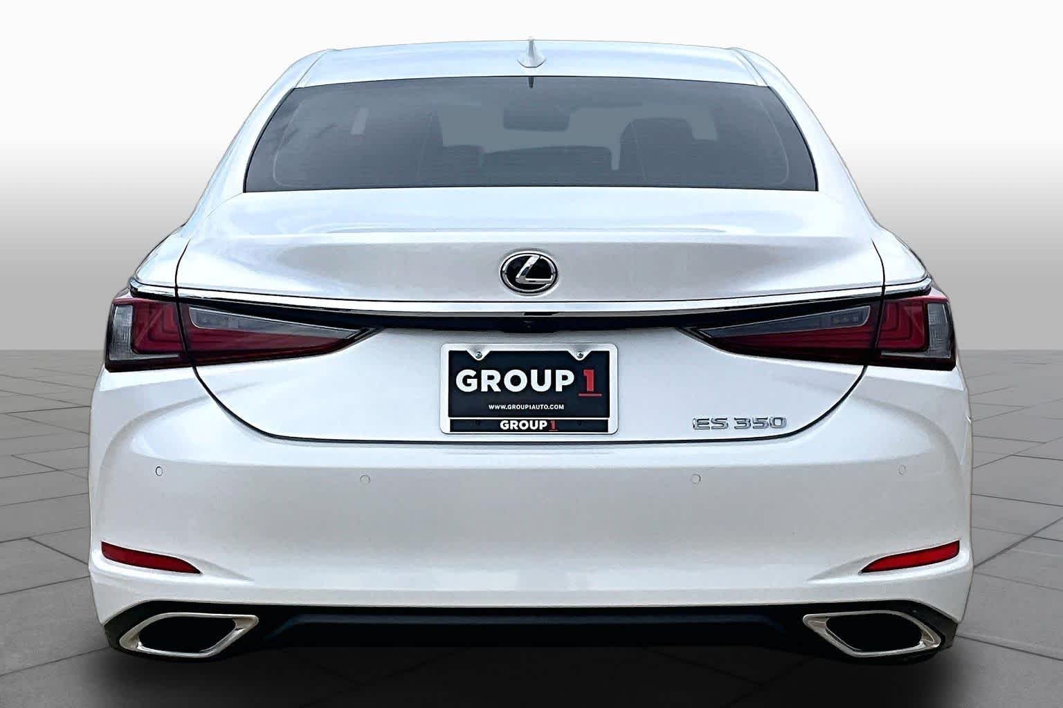 Used 2020 Eminent White Pearl Lexus  image 5