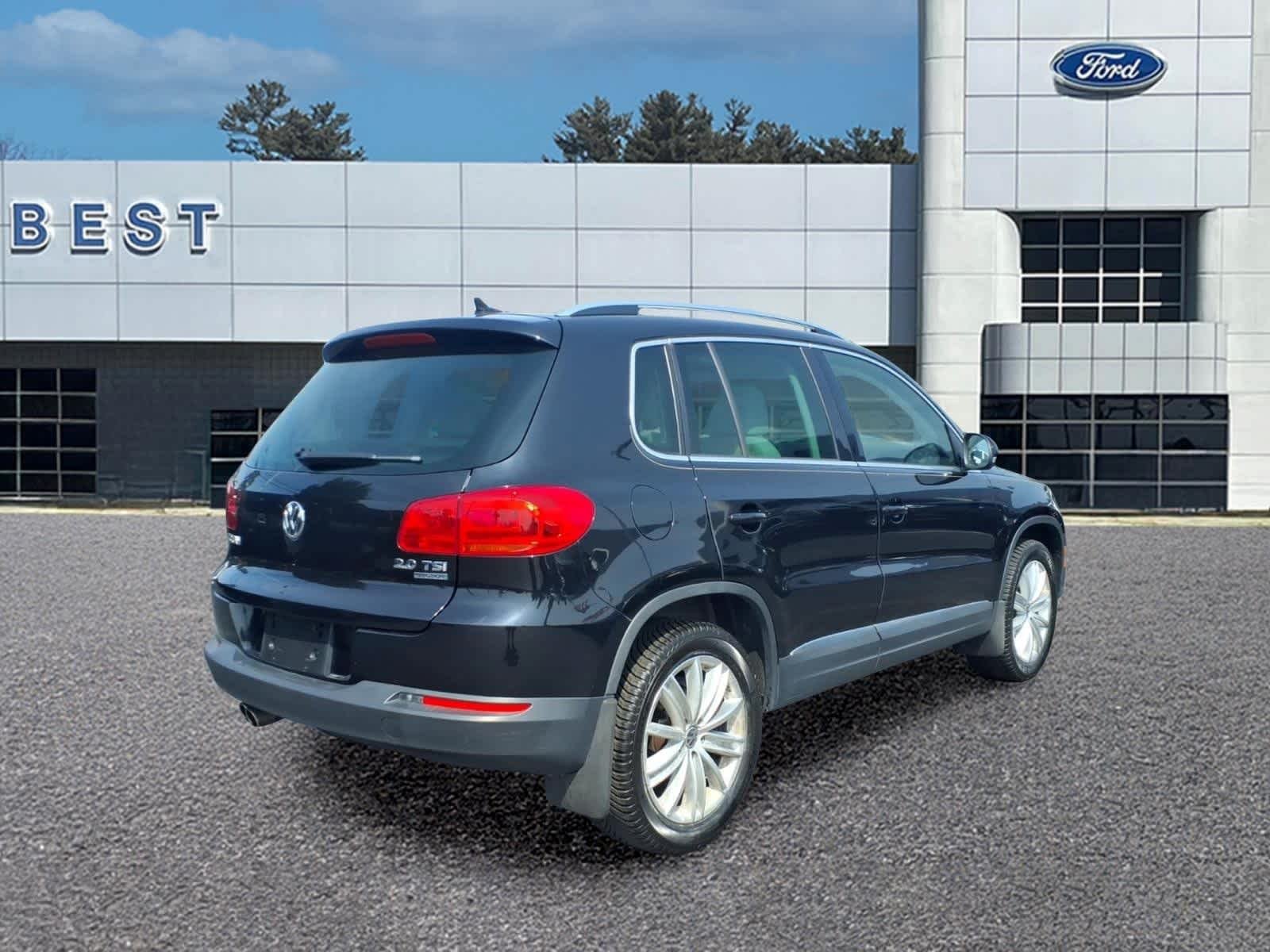 Used 2013 Deep Black Metallic Volkswagen SE w/Sunroof & Nav image 7