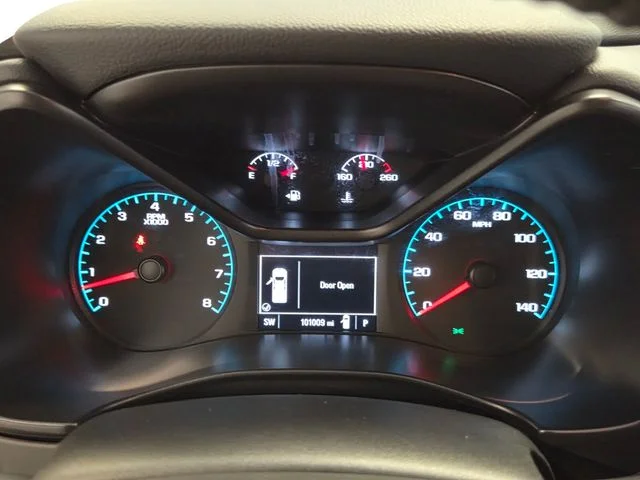 Used 2021 Gray Chevrolet LT image 27