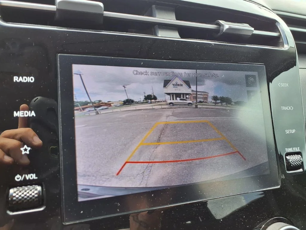 Used 2023 Black Hyundai SEL image 12
