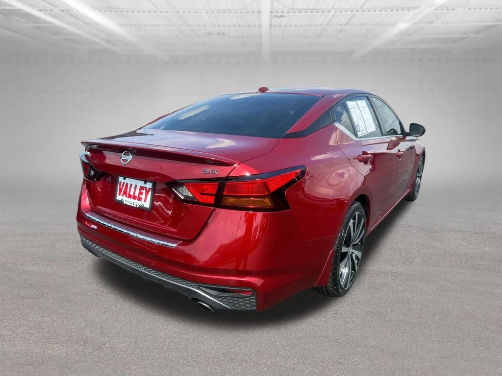 Used 2020 Red Nissan 2.5 SR image 7