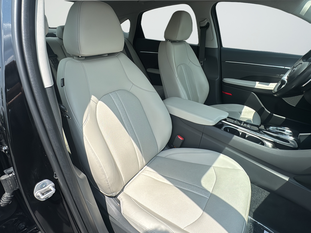 Used 2023 Black Hyundai Limited image 26