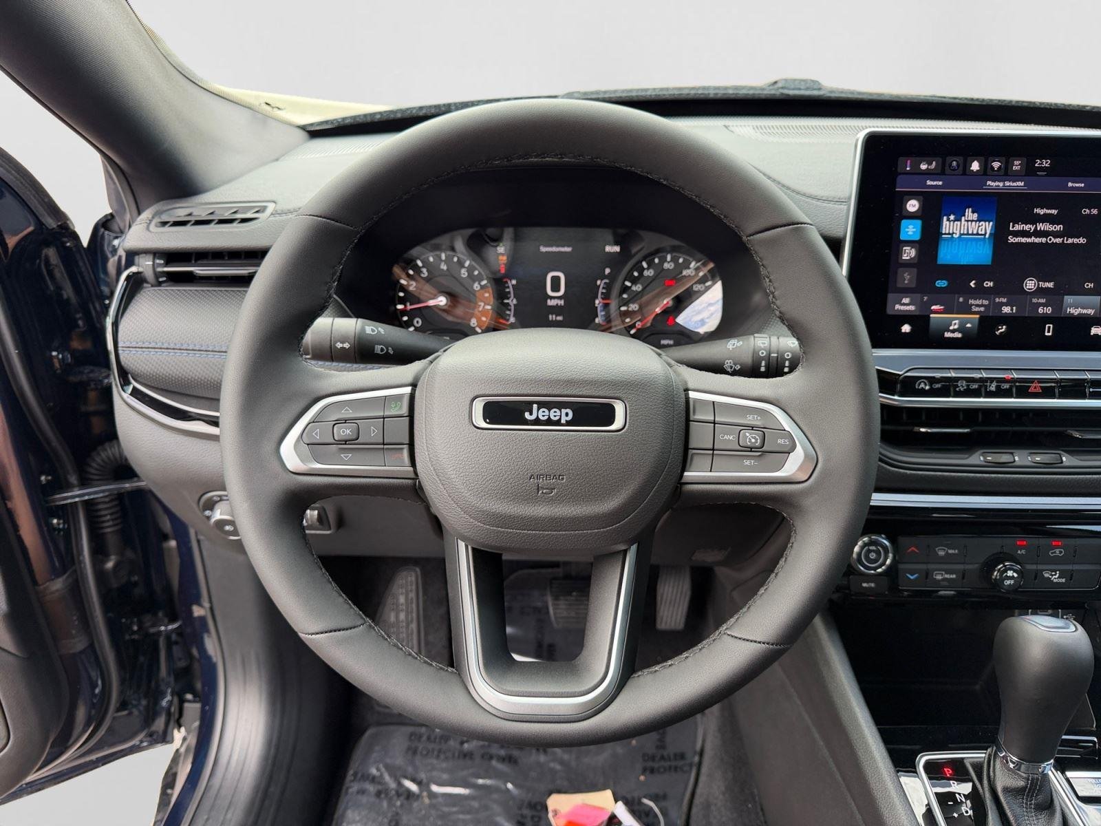 New 2026 Fathom Blue Pearl-Coat Exterior Paint Jeep Latitude Altitude image 13