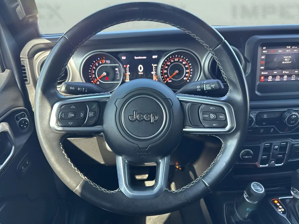 Used 2020 Silver Jeep Sport image 12
