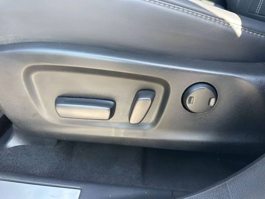 Used 2018 Silver Lexus 350 image 10
