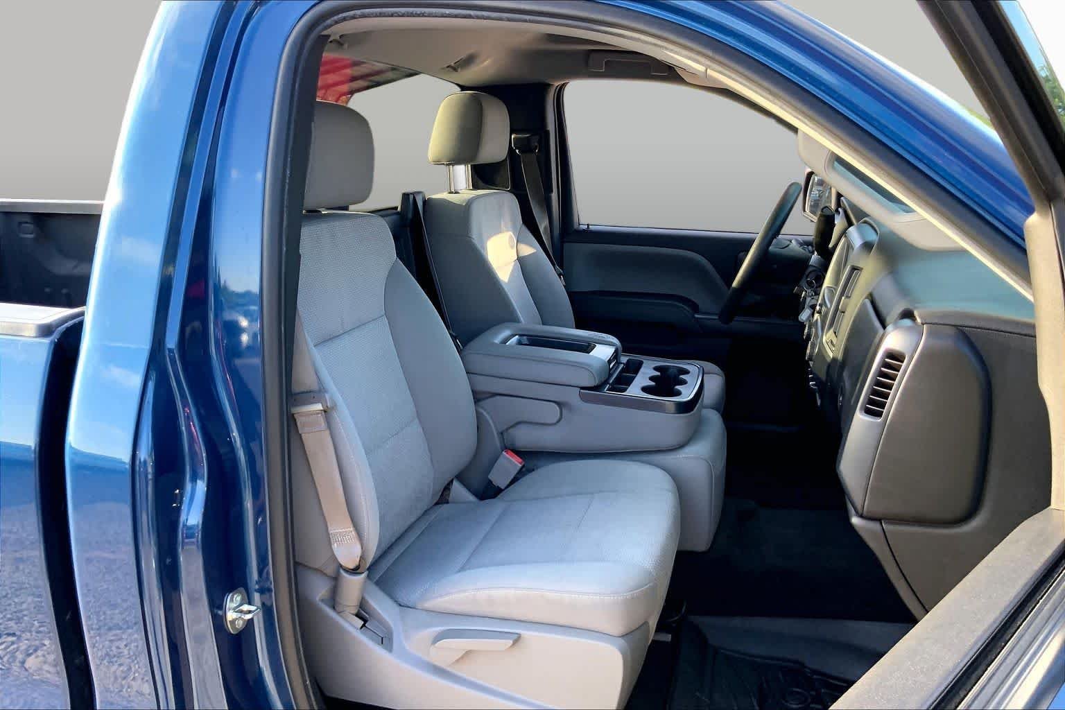 Used 2016 Deep Ocean Blue Metallic Chevrolet LS image 7