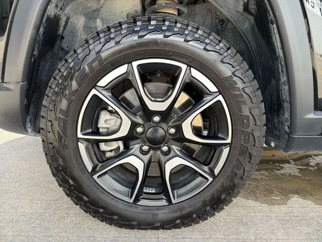 Used 2024 Black Jeep Trailhawk image 12