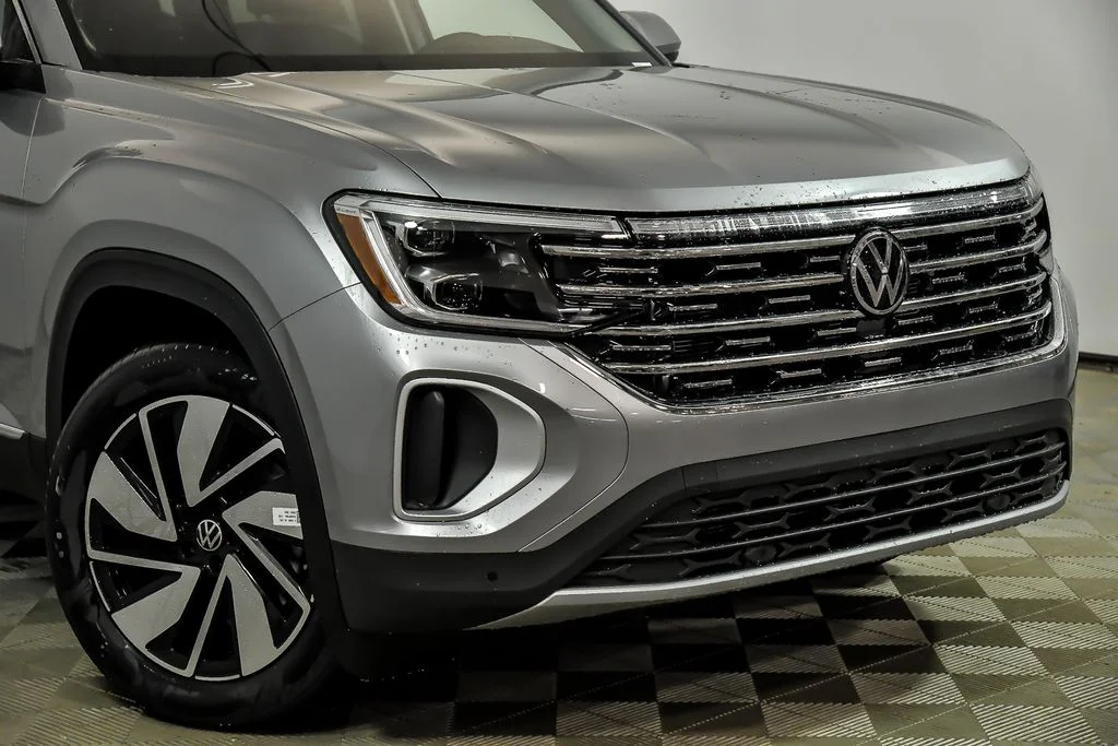 New 2026 Silver Volkswagen SE w/Technology image 2