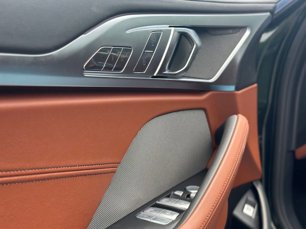2026 BMW 8 Series 840i - Photo 18