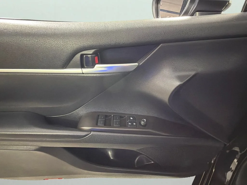 2021 Toyota Camry SE - Photo 24