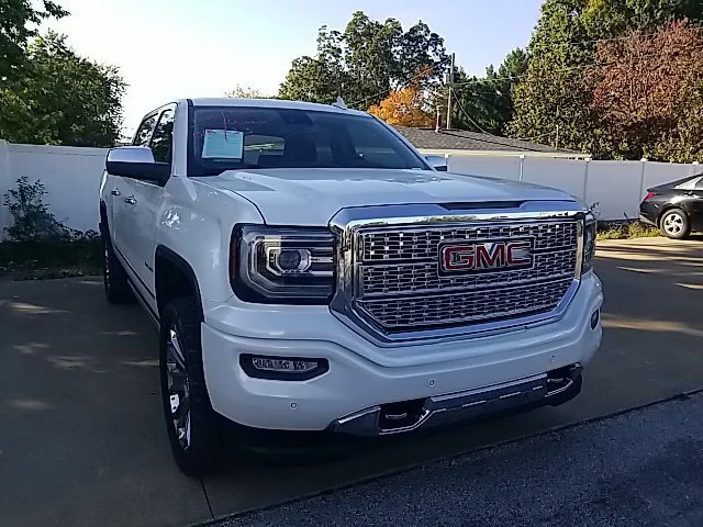 Used 2018 WHITE FROST TRICOAT GMC Denali image 6