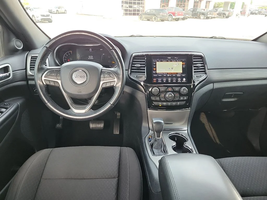 Used 2020 Gray Jeep Laredo E image 10