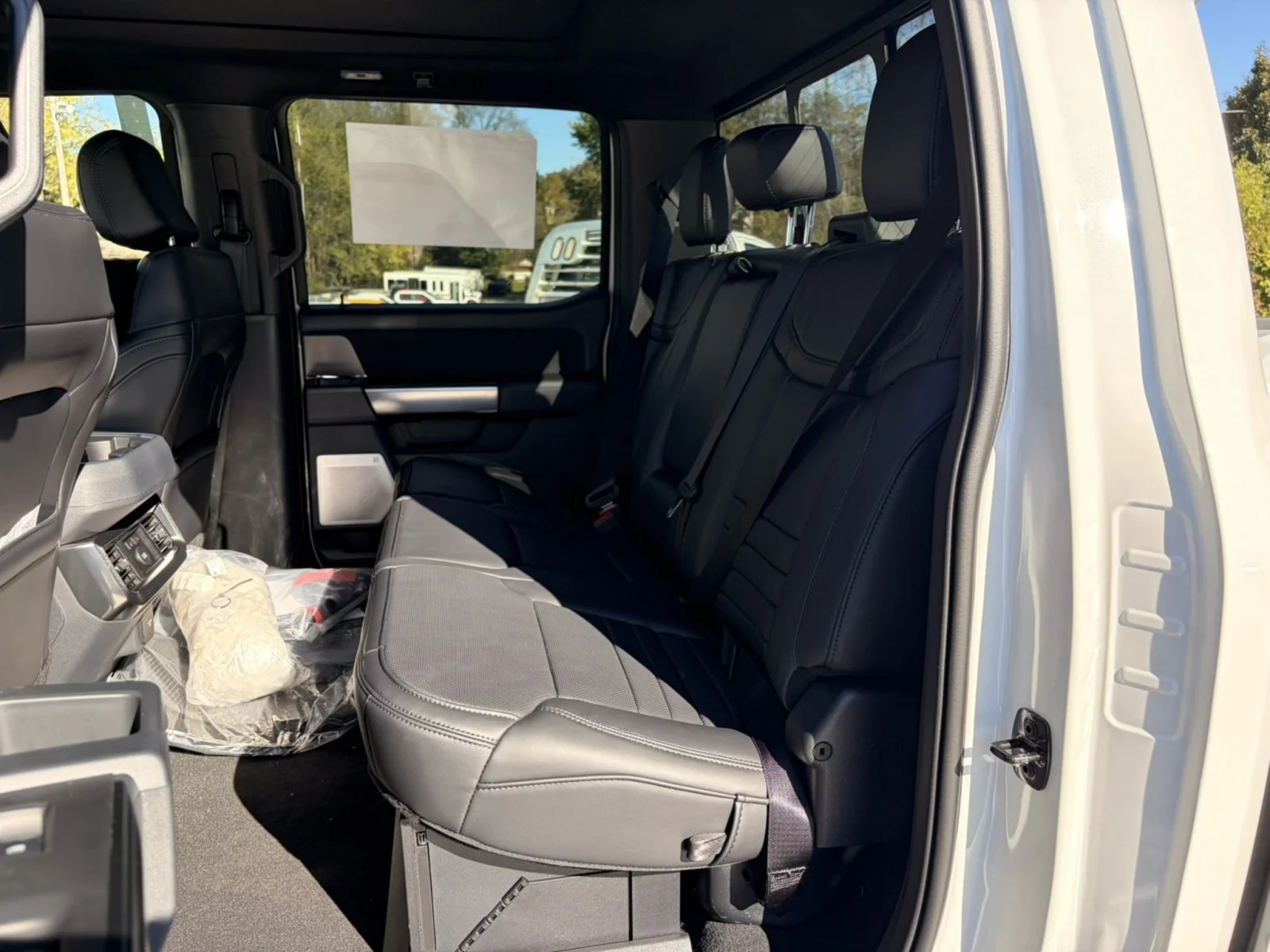 New 2027 Star White Metallic Tri-Coat Ford F-450® Platinum® image 27
