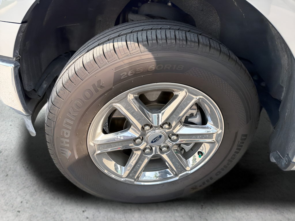 Used 2025 Silver Ford XLT image 42