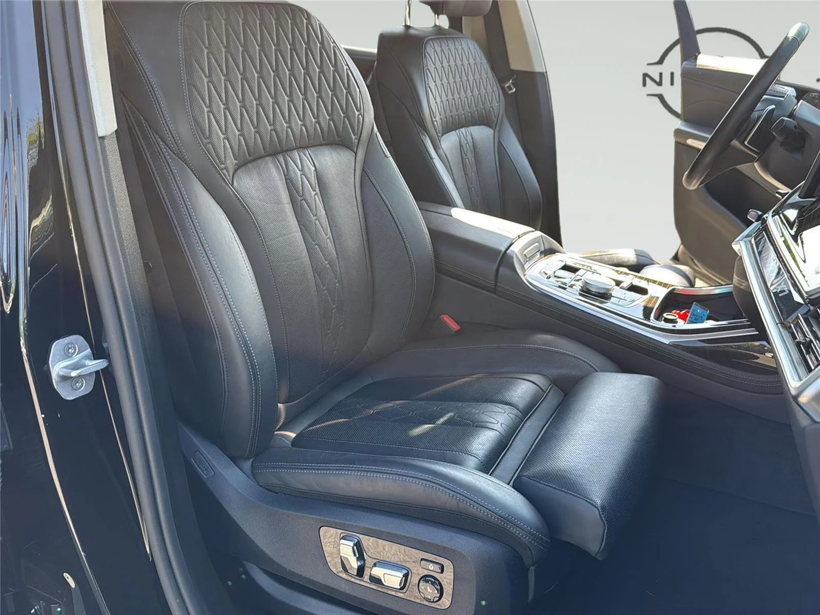 2025 BMW X7 40i - Photo 34