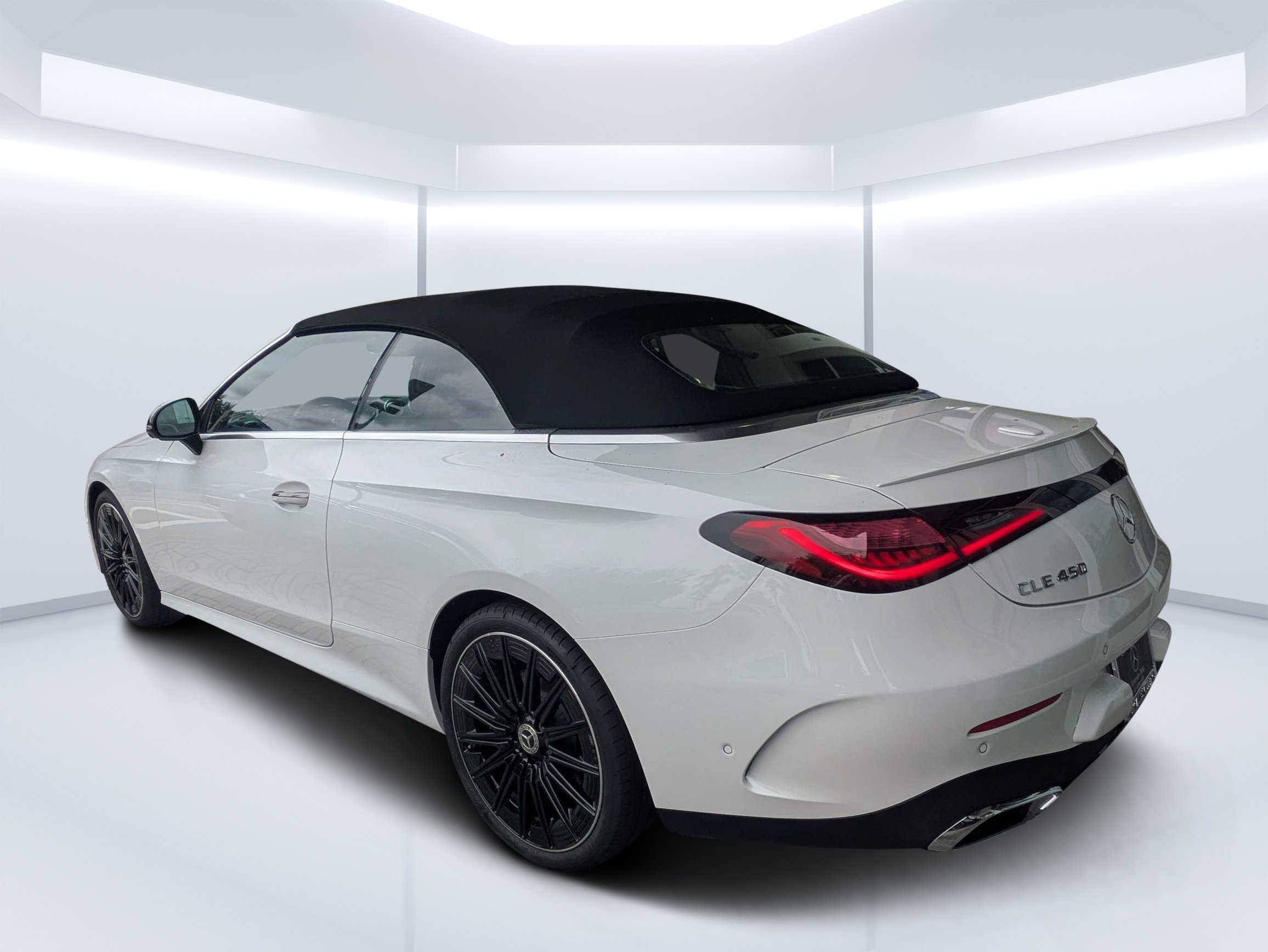 New 2027 MANUFAKTUR Moonlight White Metallic Mercedes-Benz CLE 450 image 32