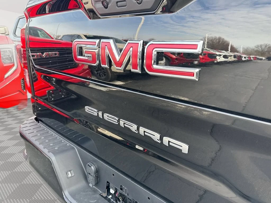 New 2026 Onyx Black GMC Elevation image 26