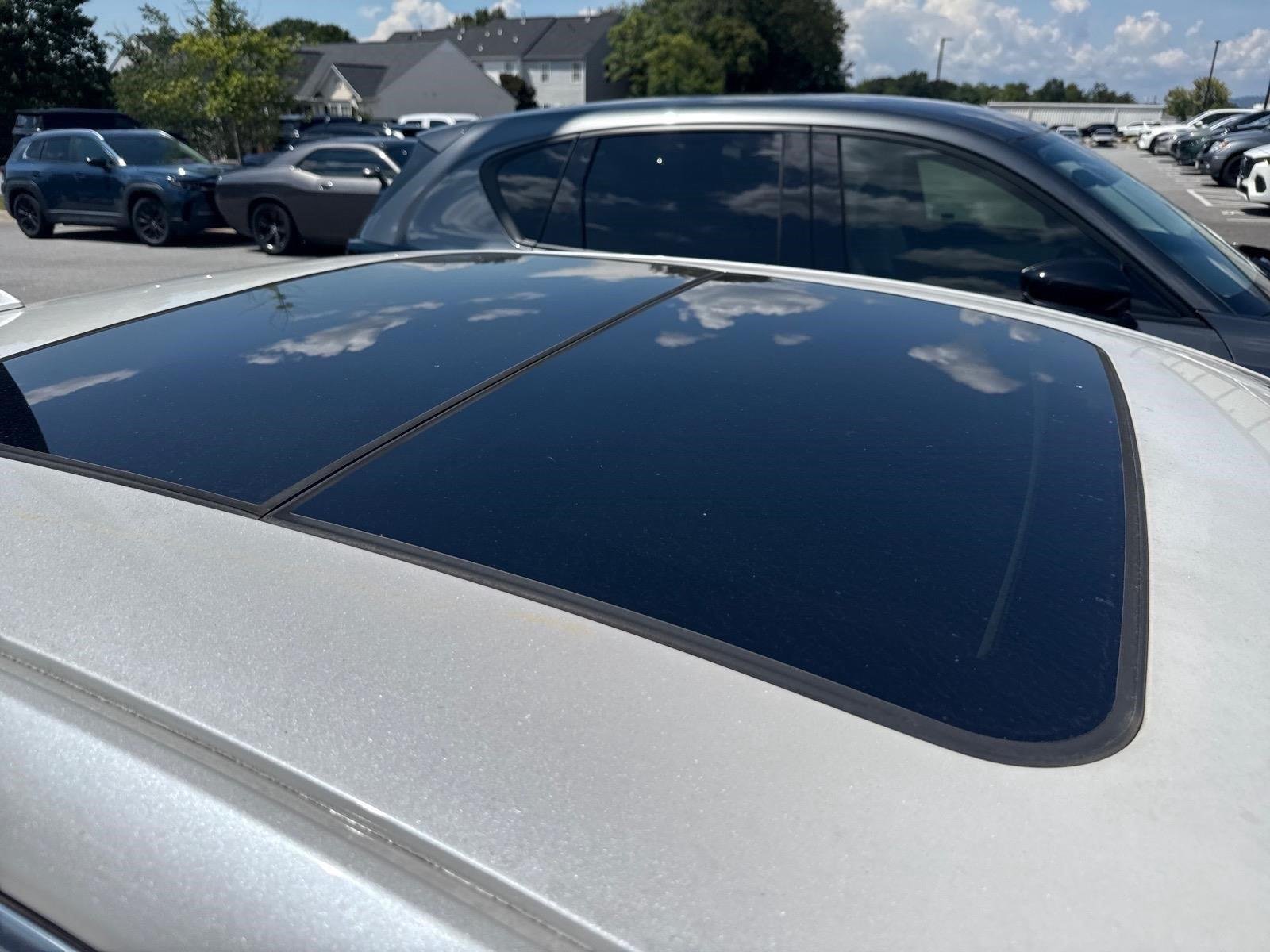 Used 2019 Crystal White Tricoat Cadillac Luxury image 20