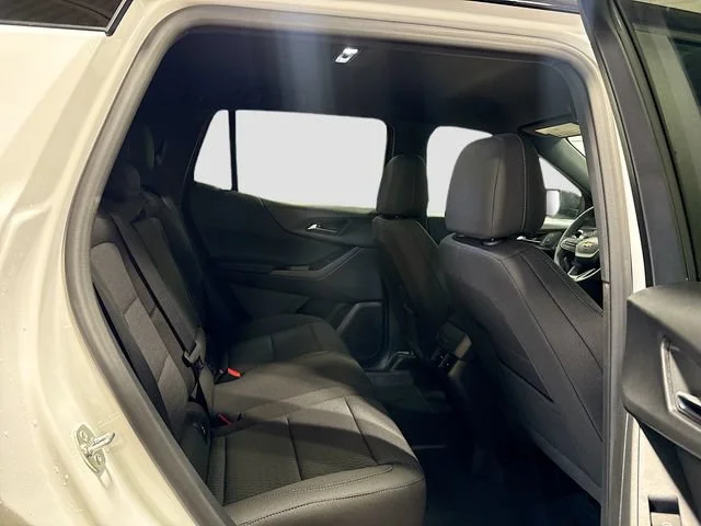 2027 Chevrolet Equinox LT - Photo 23
